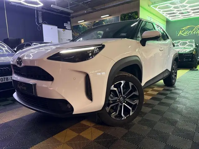 Toyota Yaris CROSS 1.5 114H 90 HYBRID FULL-HYBRID DESIGN PACK CARGO BVA I Sièges chauf - CarPlay
