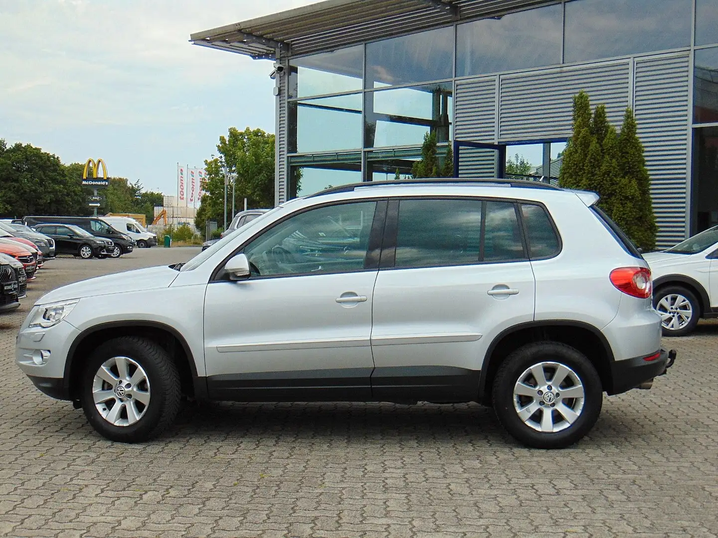Volkswagen Tiguan 1.4 TSI Track & Field 4Motion Silber - 2