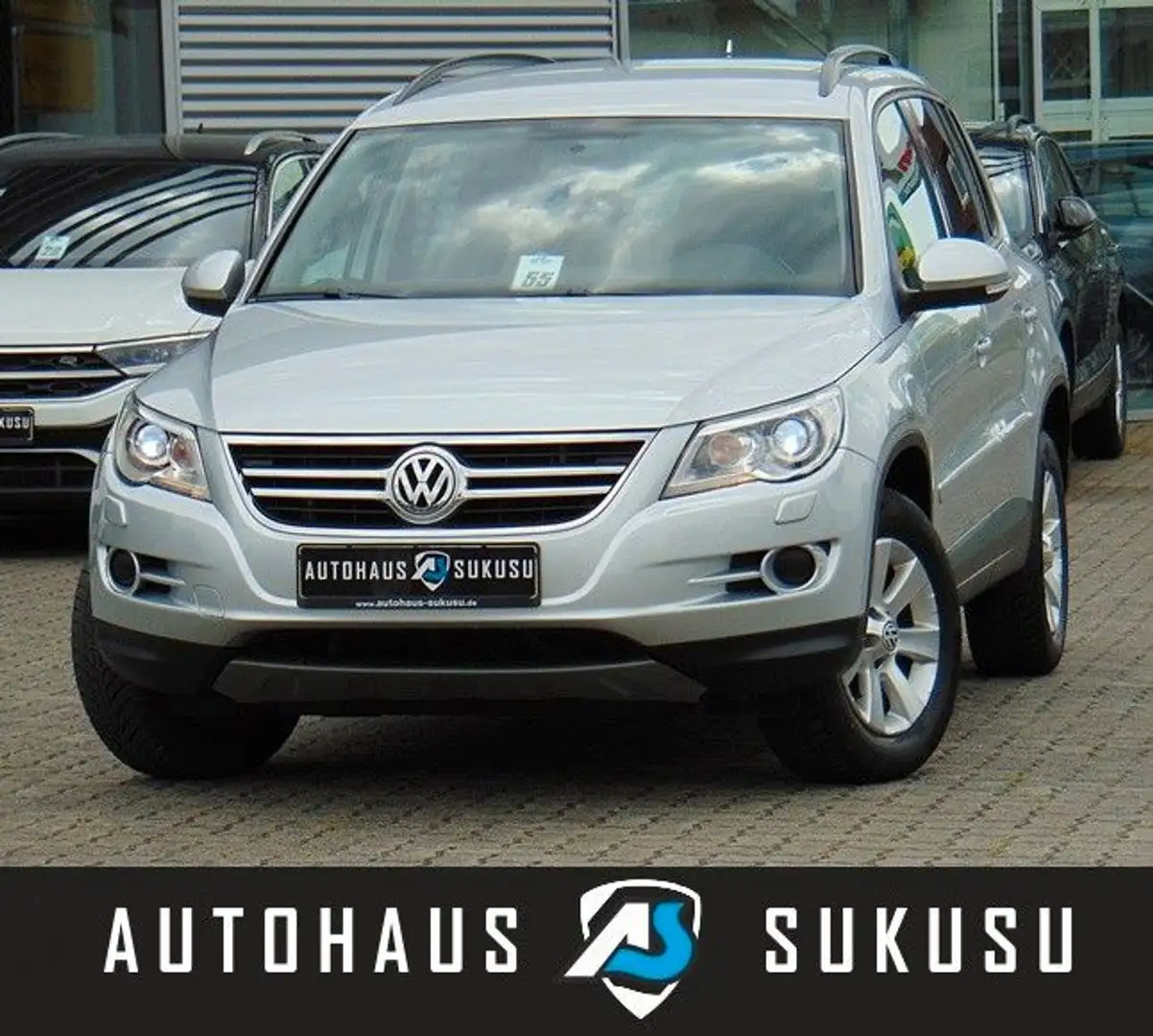 Volkswagen Tiguan 1.4 TSI Track & Field 4Motion Silber - 1