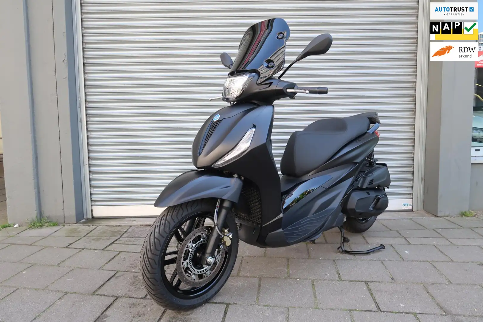 Piaggio Beverly 400 Scooter S HPE 1214KM NL MOTOR Noir - 1