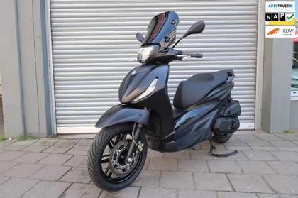 Piaggio Beverly 400 Scooter S HPE 1214KM NL MOTOR