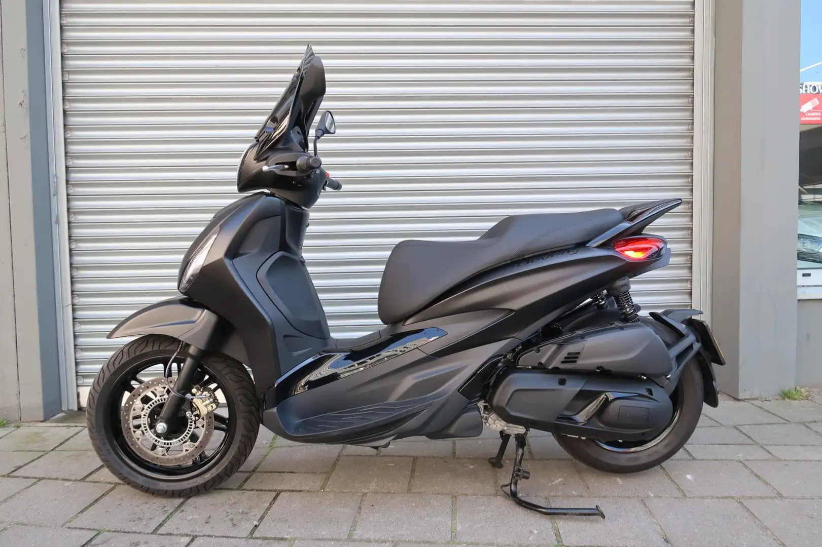 Piaggio Beverly 400 Scooter S HPE 1214KM NL MOTOR Noir - 2