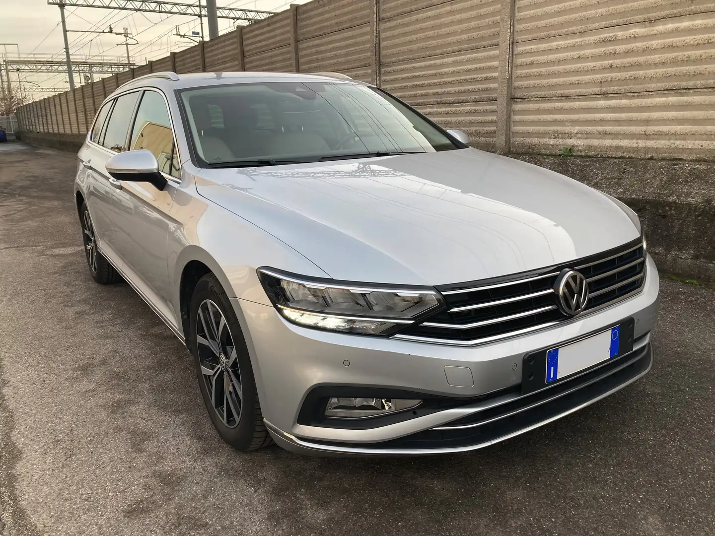 Volkswagen Passat Variant Passat Variant 2.0 tdi Executive 4motion 190cv dsg Argento - 1