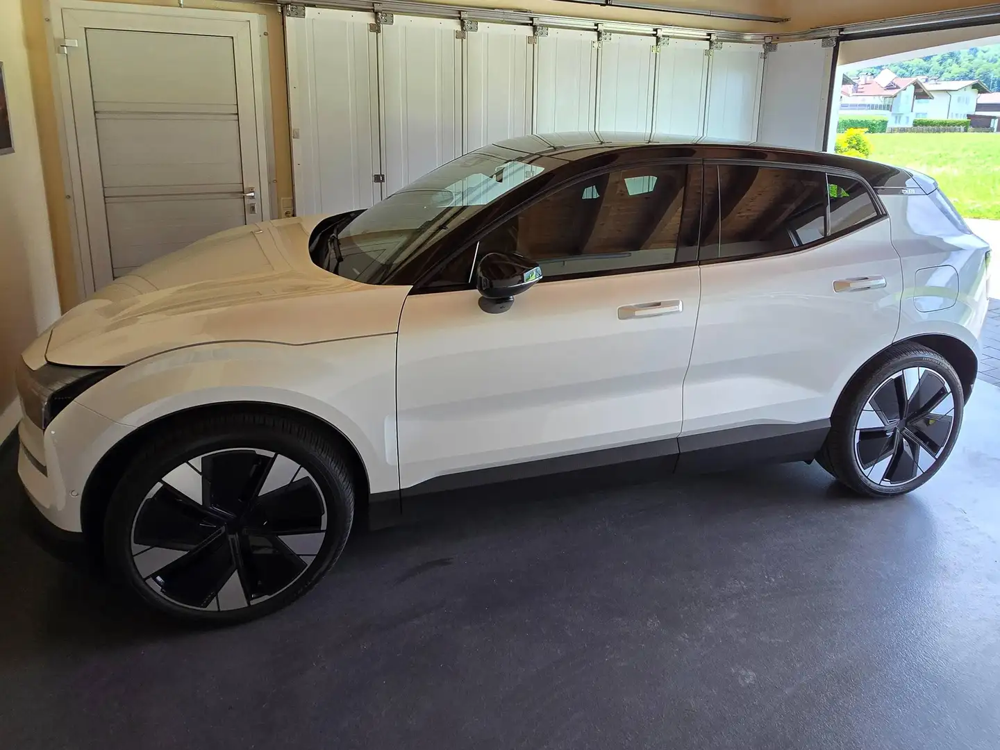 Volvo EX30 EX30 Twin Motor Performance AWD 69kWh Ultra Ultra Weiß - 1