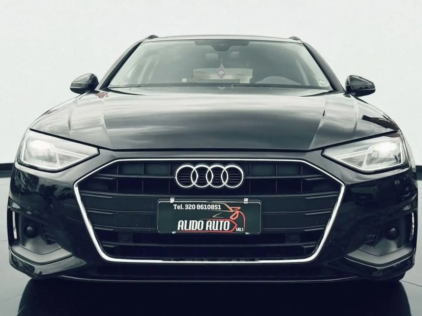 Audi A4 A4 V 2019 Avant Avant 35 2.0 tdi mhev Zwart - 2