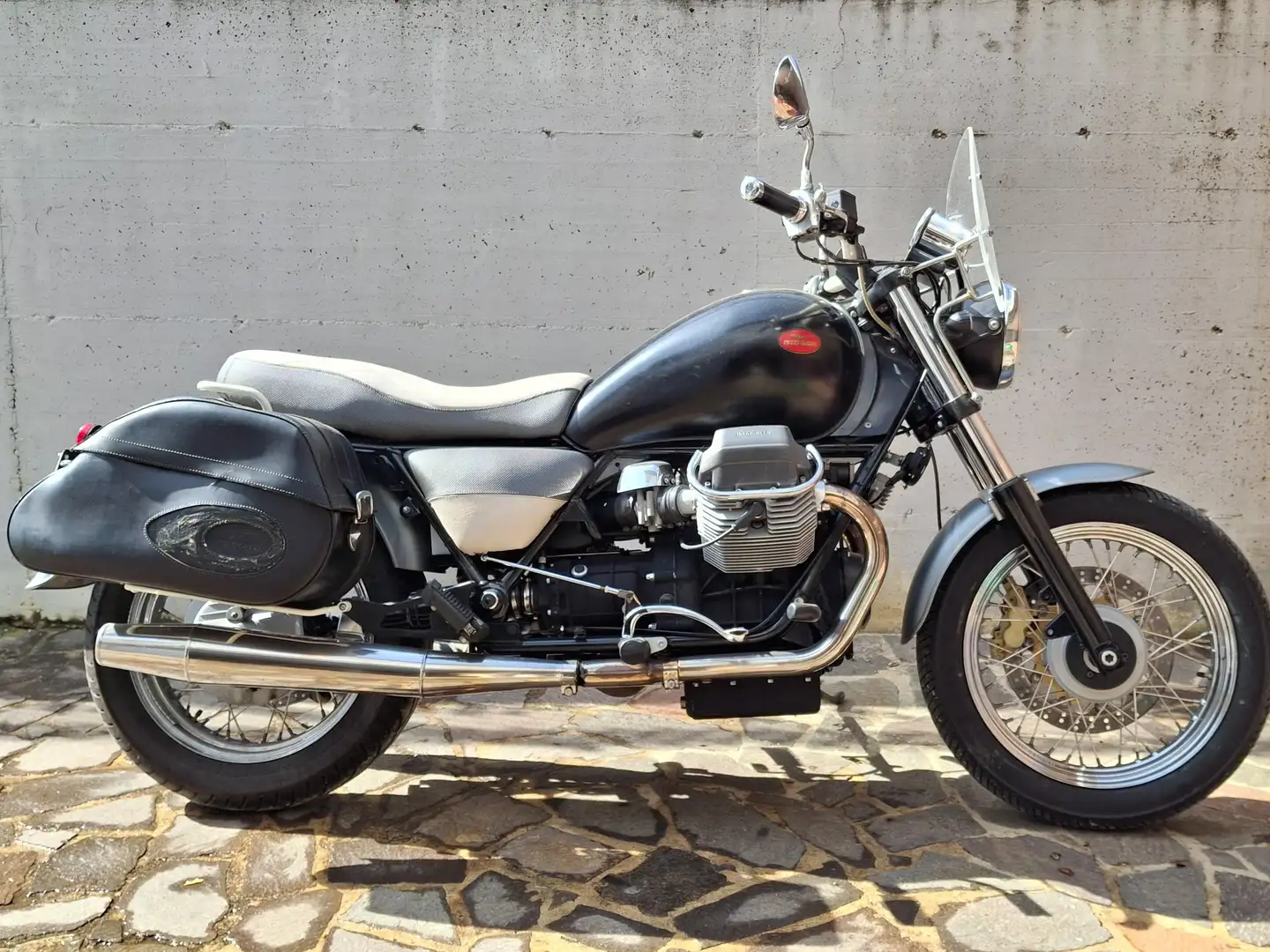 Moto Guzzi California 1100 Stone Noir - 2