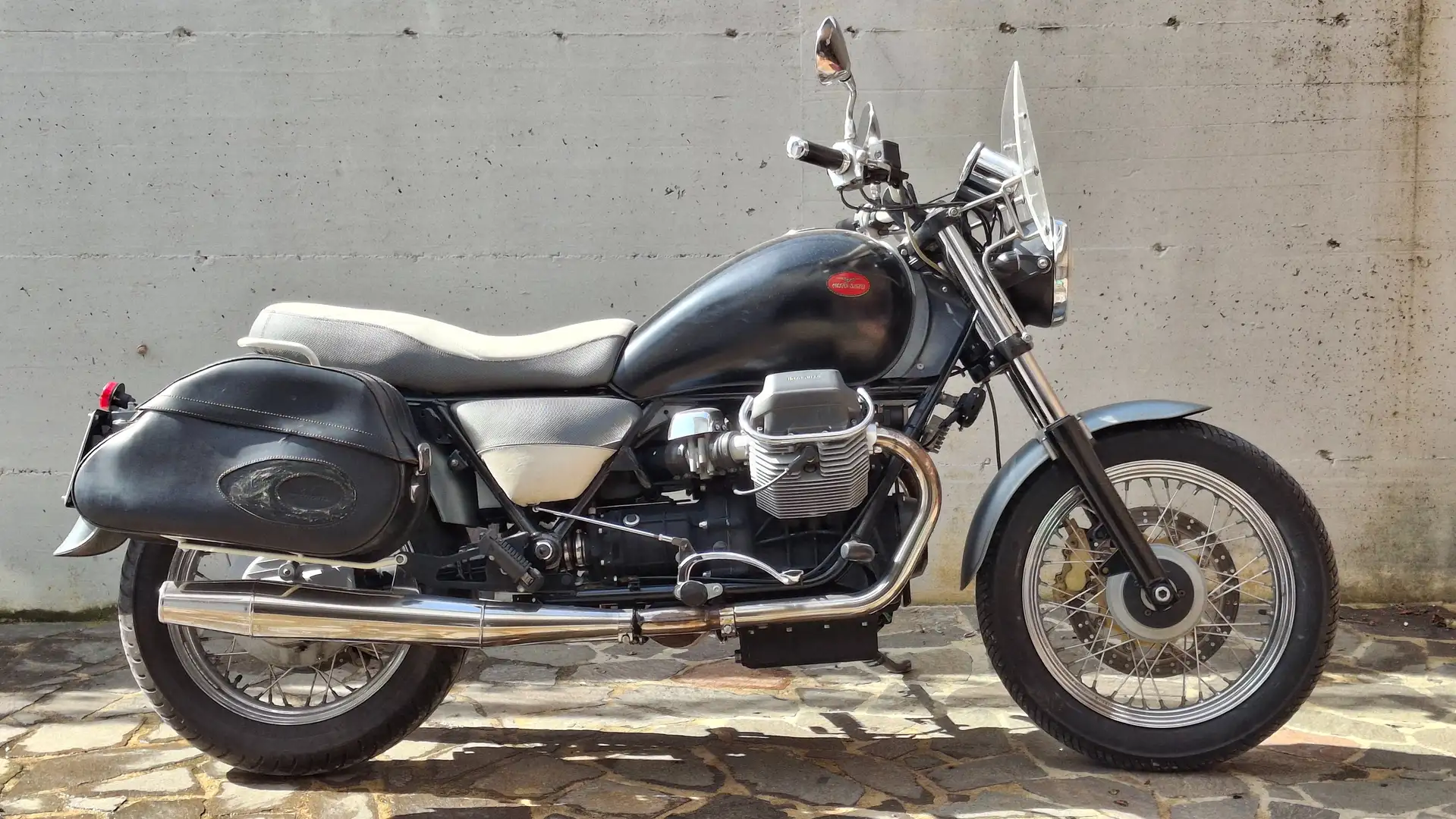 Moto Guzzi California 1100 Stone Noir - 1