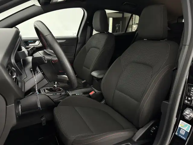 Ford Focus view 15