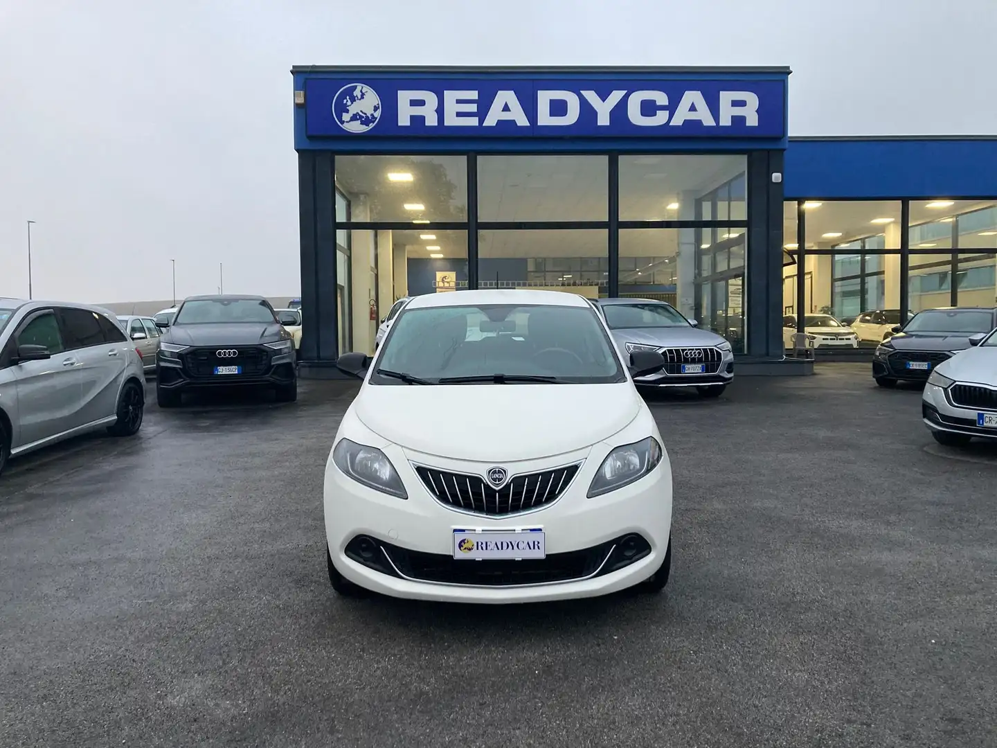 Lancia Ypsilon 1.0 firefly hybrid Silver s&s Bianco - 1