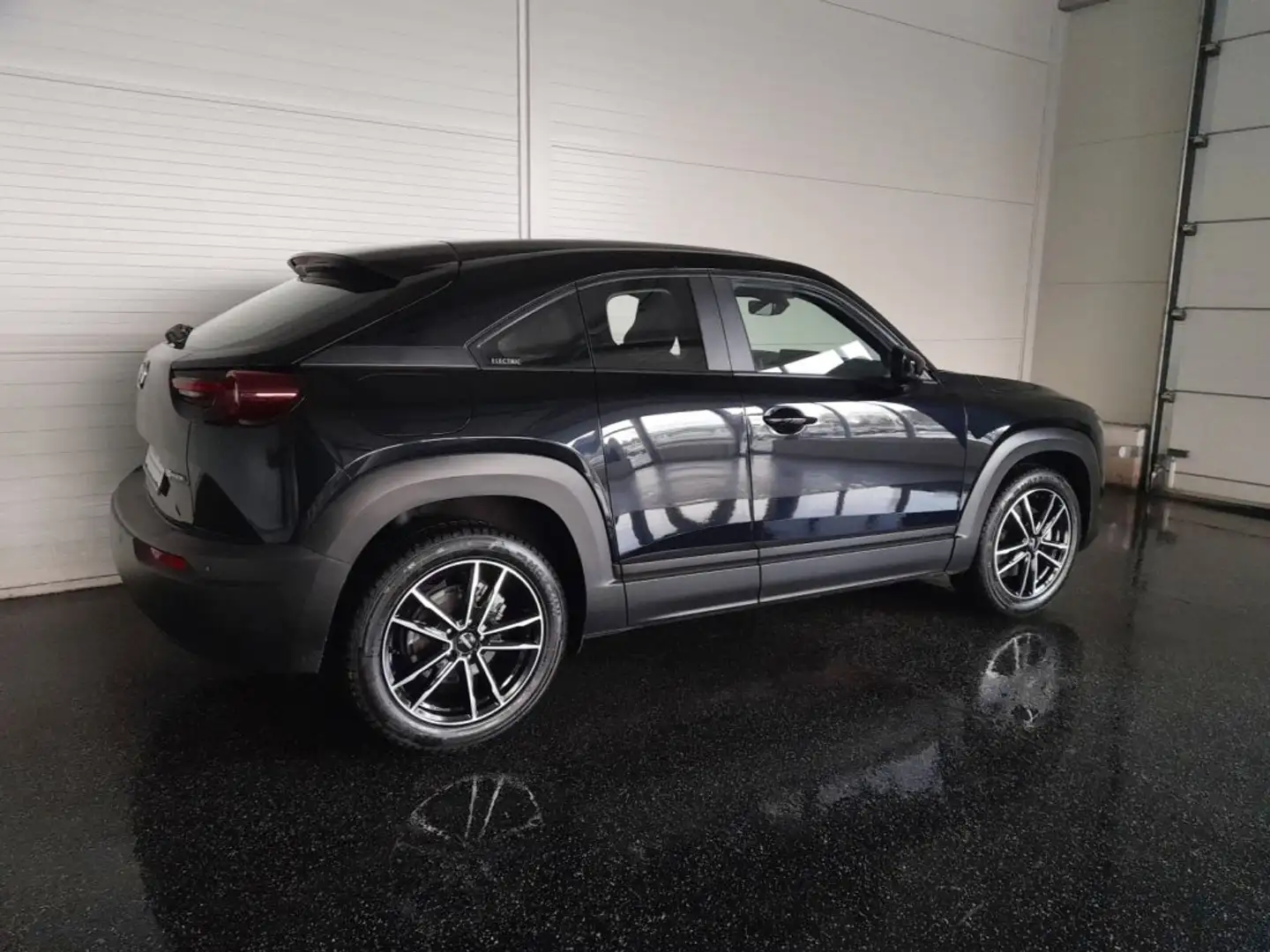 Mazda MX-30 EXCLUSIVE-LINE e-Skyactiv 35,5kWh *LED / NAVI / HEAD-UP / KAMERA / ACC / KLIMAAUT. / SITZHZG / PDC VO&HI* Schwarz - 2