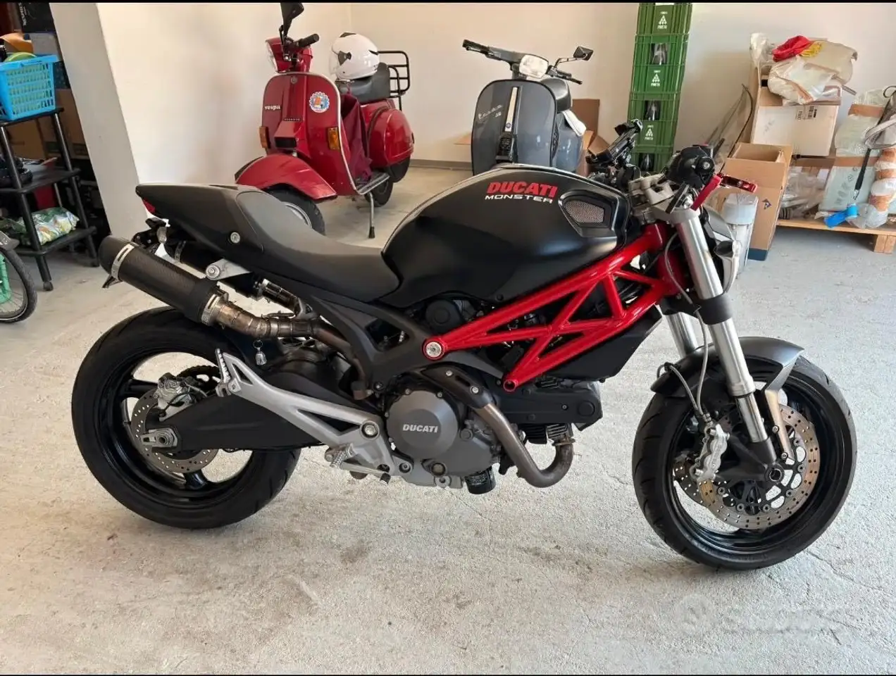 Ducati Monster 696