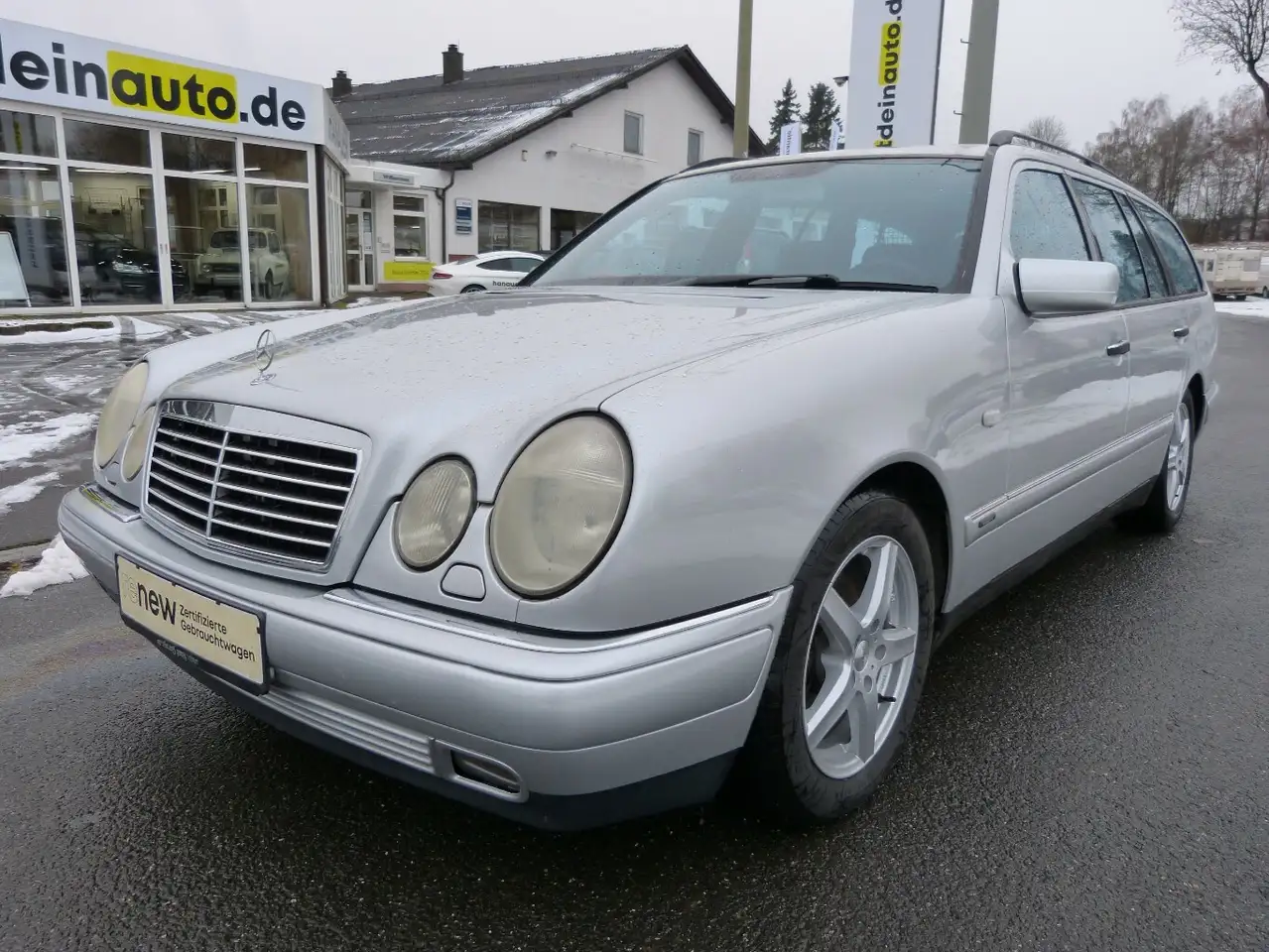 Mercedes-Benz E 200