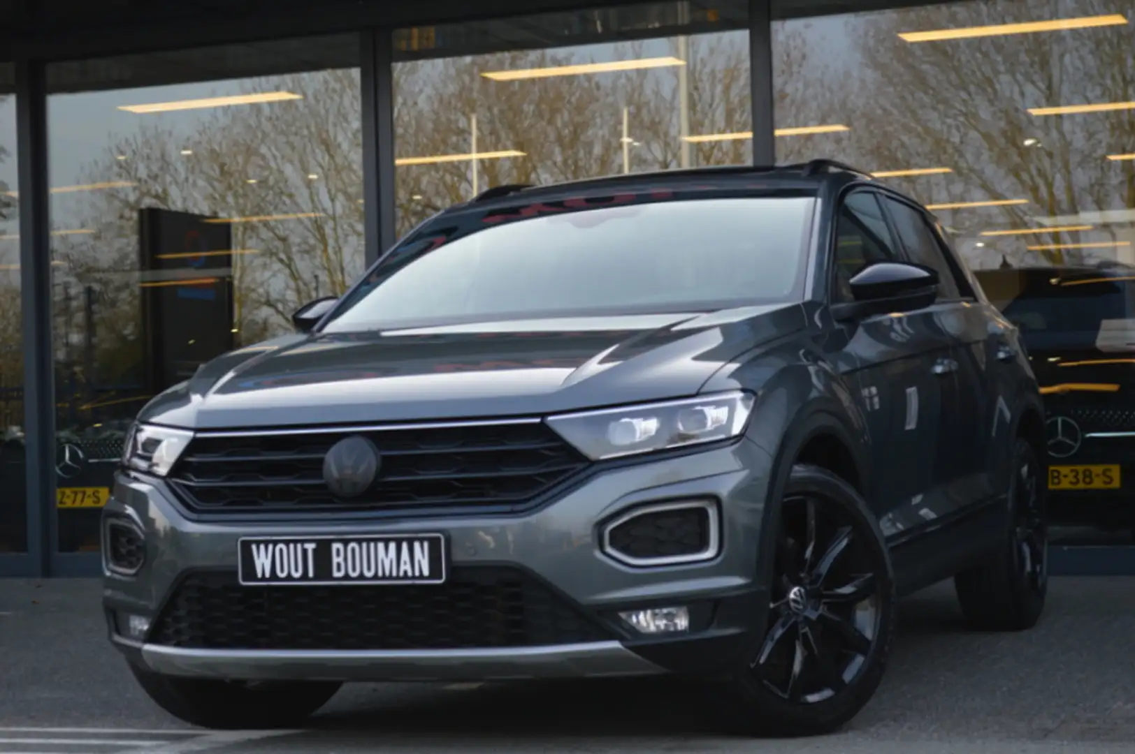 Volkswagen T-Roc 1.5 TSI Sport DSG Led Panorama Virtual Acc Camera Grau - 1