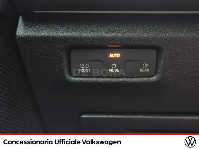 Volkswagen Tiguan view 19
