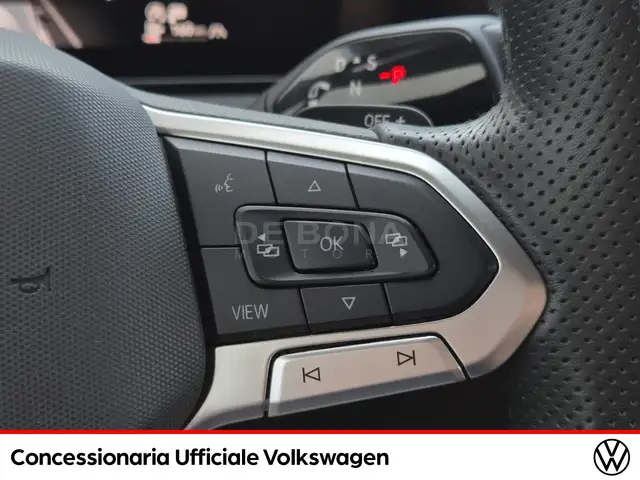 Volkswagen Tiguan view 17