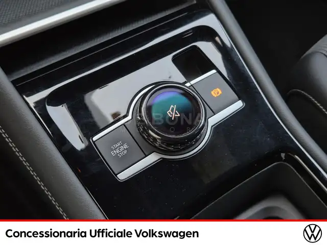 Volkswagen Tiguan view 15