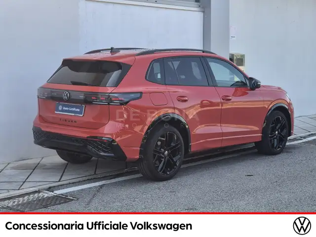 Volkswagen Tiguan view 5
