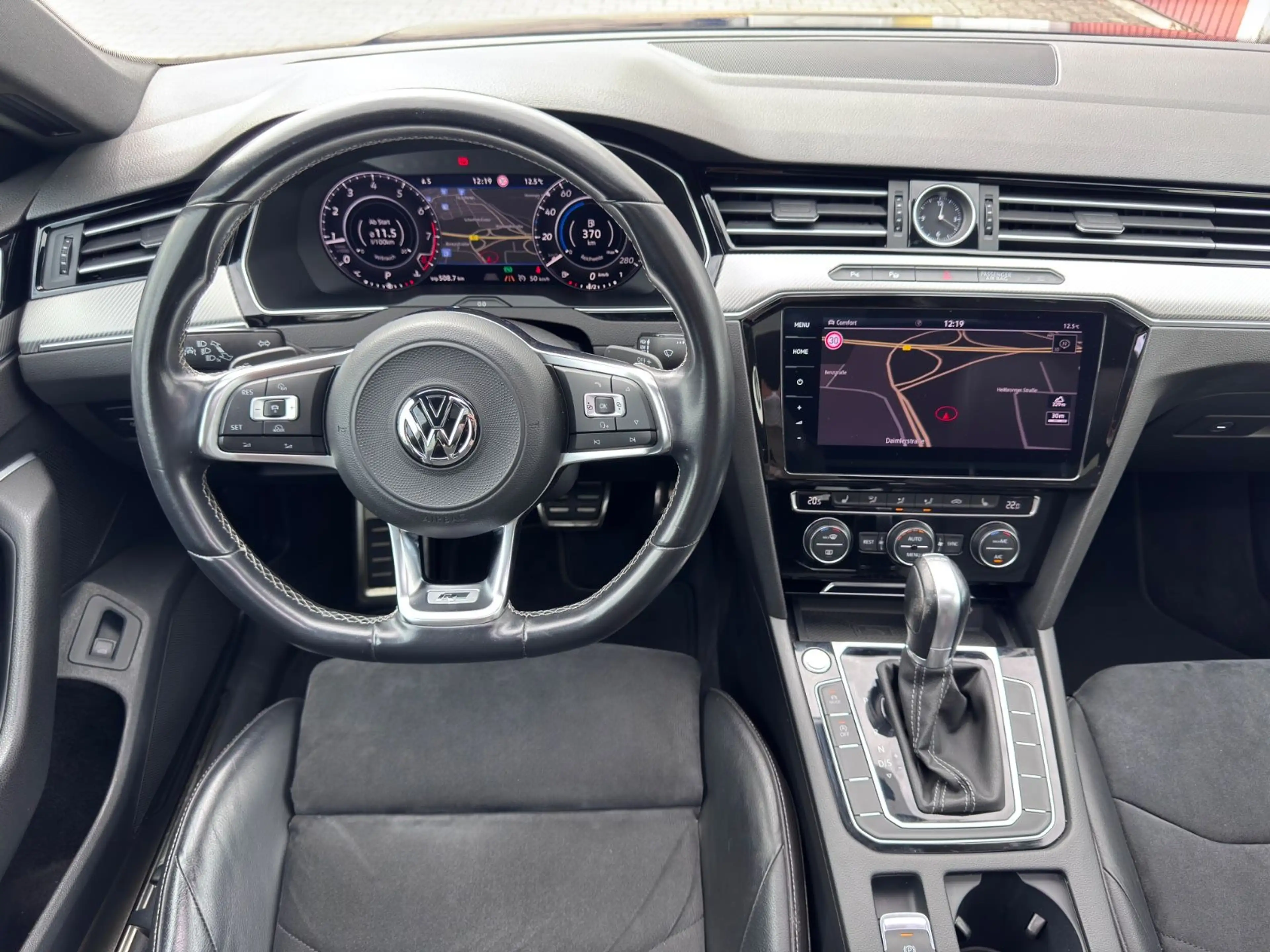 Volkswagen Arteon 2.0 Benzin Arteon R-Line/Panorama 20" DCC — photo 11