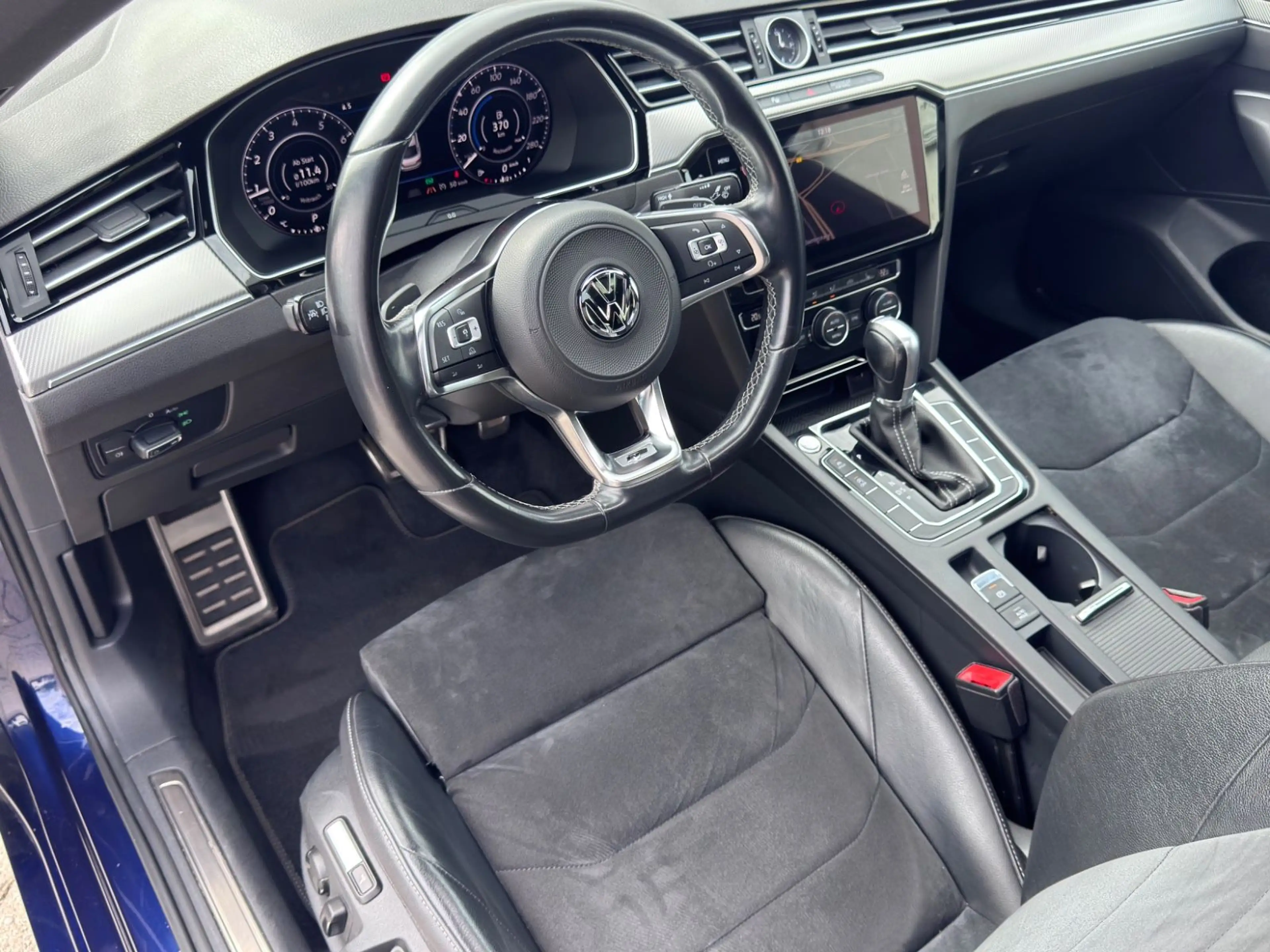 Volkswagen Arteon 2.0 Benzin Arteon R-Line/Panorama 20" DCC — photo 2