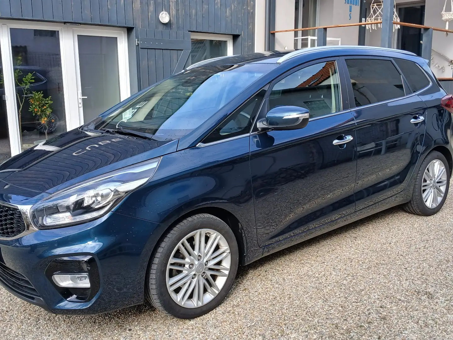 Kia Carens 1,7 CRDi ISG Gold Aut. - 1
