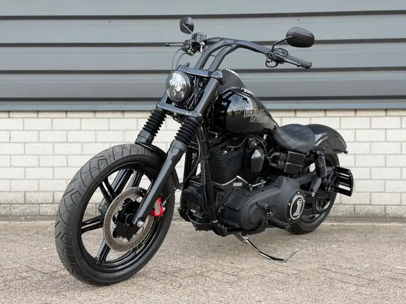 Harley-Davidson Dyna Street Bob - foto 6