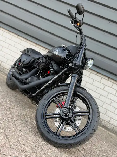 Harley-Davidson Dyna Street Bob - foto 2