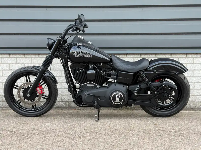 Harley-Davidson Dyna Street Bob - foto 4