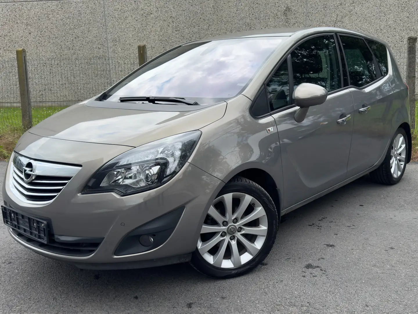 Opel Meriva 1.4i ecoFLEX // 1 Jaar Garantie // Gekeurd Voor V. Grijs - 1