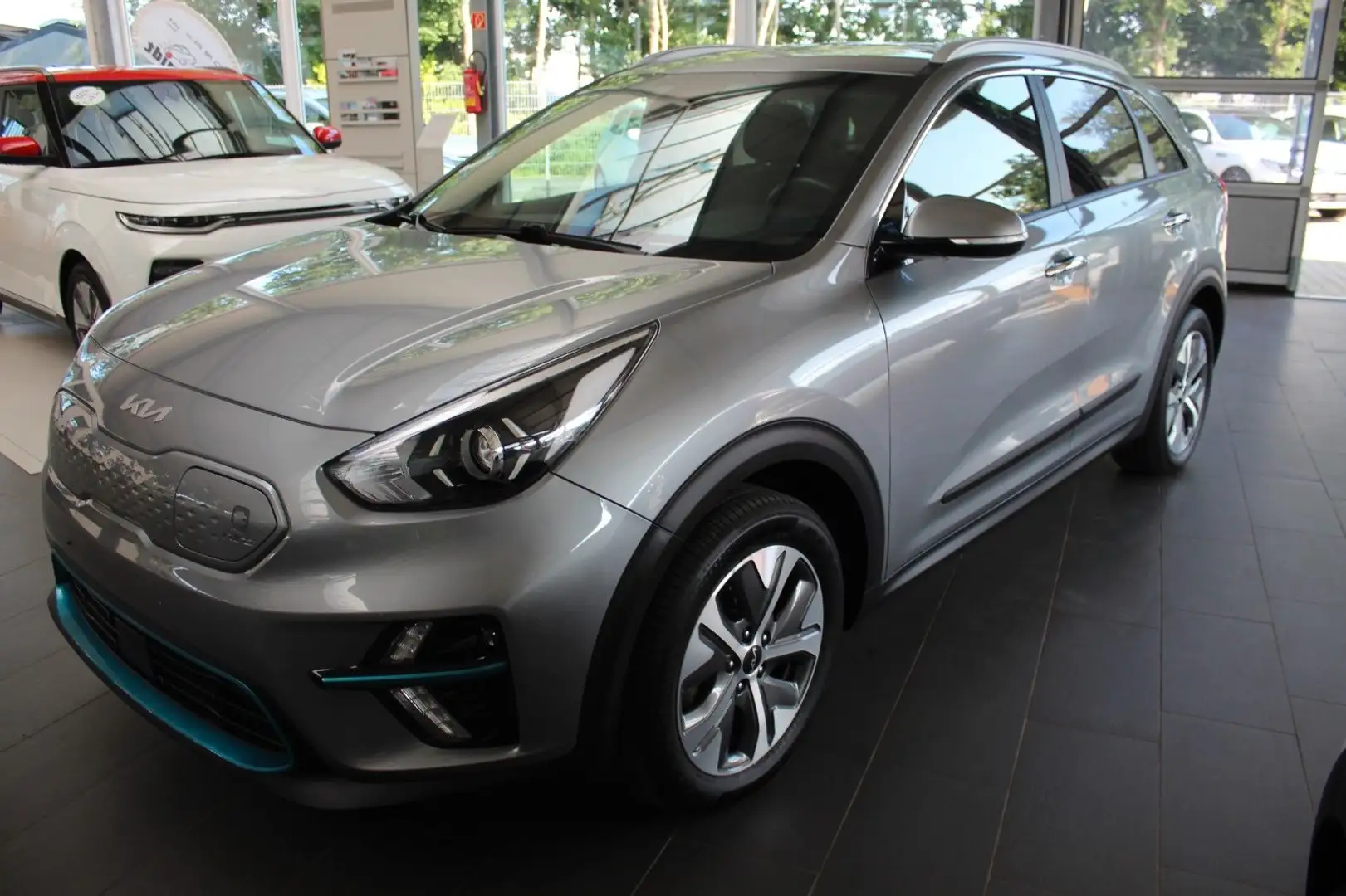Kia e-Niro Vision 64 kWh(3 Phasen, PLUS Paket, AHK) Gris - 1