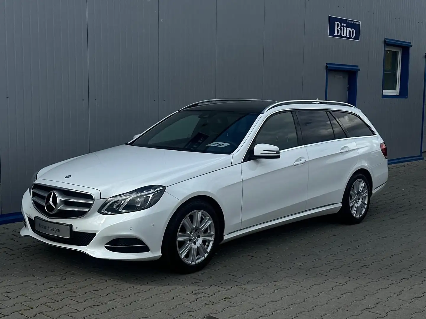 Mercedes-Benz E 200 T AVANTGARDE 7G-TRONIC NAVI LED IHC+ PDC Weiß - 1
