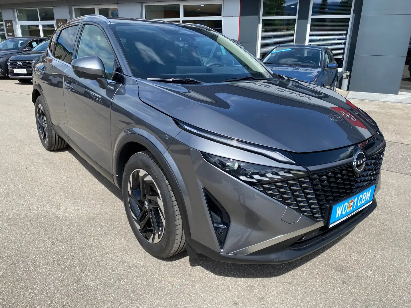 Nissan Qashqai 1,3 DIG-T MHEV 4x4 N-Connecta+ Xtronic Grau - 1