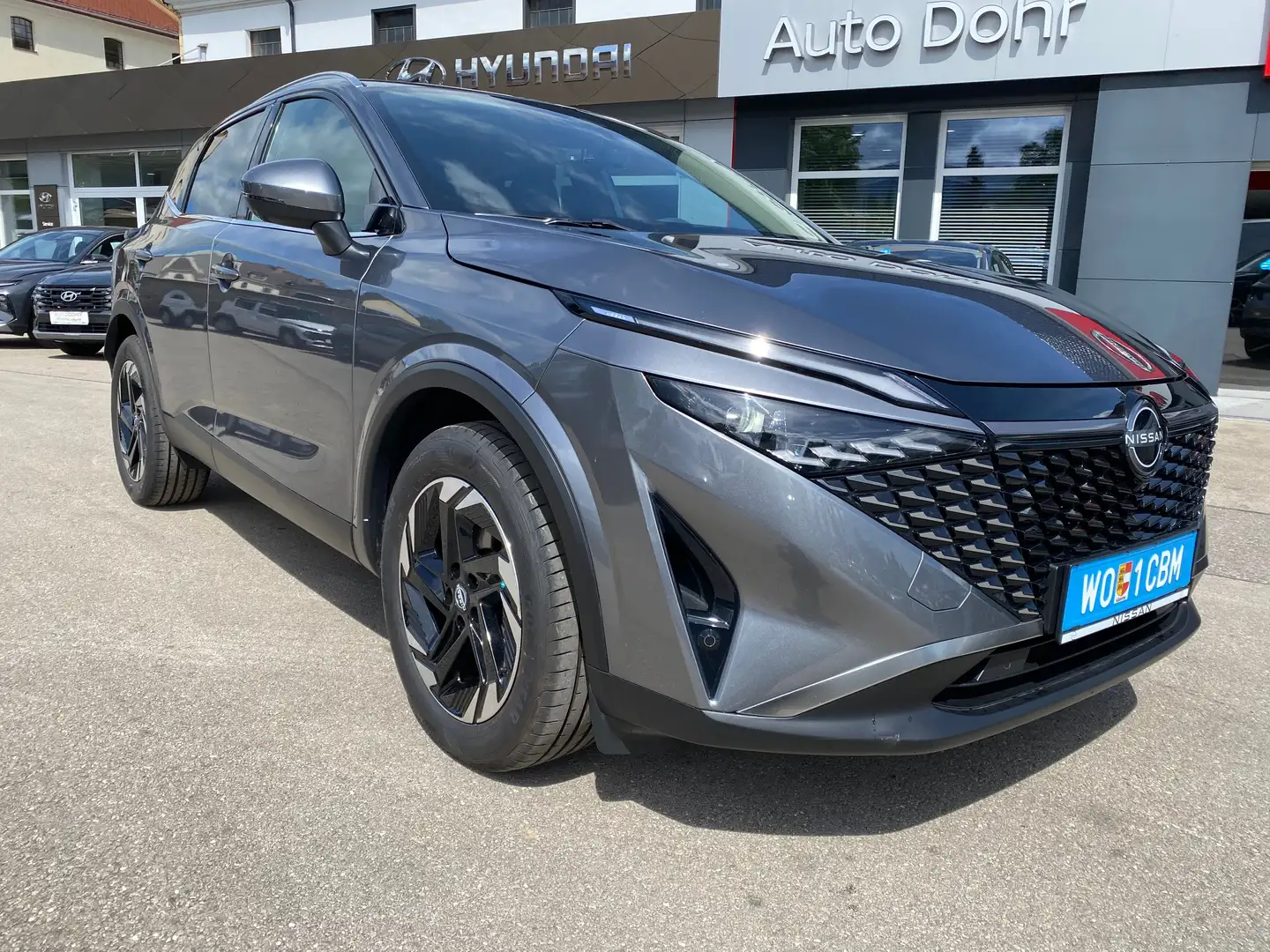 Nissan Qashqai 1,3 DIG-T MHEV 4x4 N-Connecta+ Xtronic Grau - 2