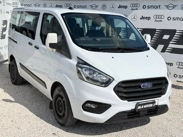 Ford Transit Custom in vendita da Baja Motors 2