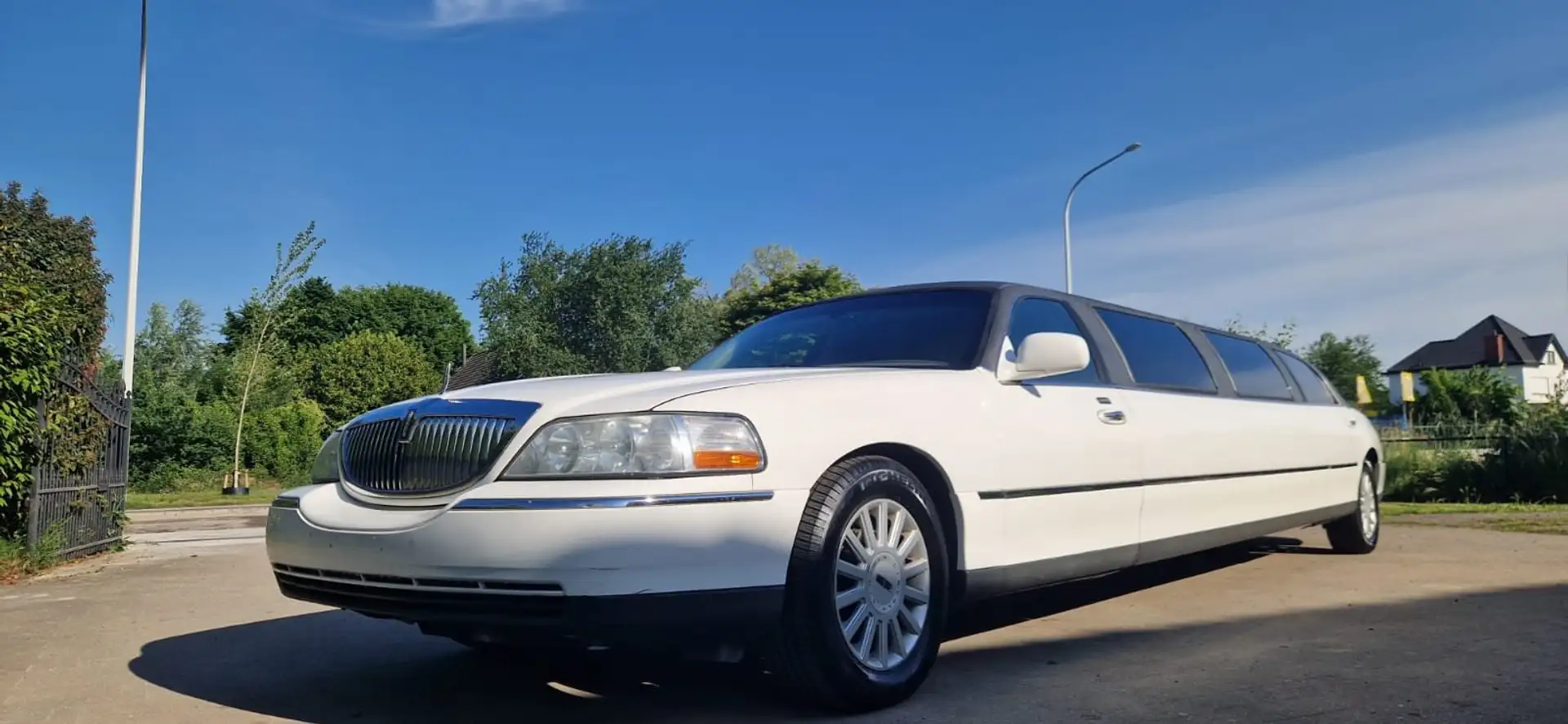 Lincoln Town Car stretch limousine limo Blanco - 1
