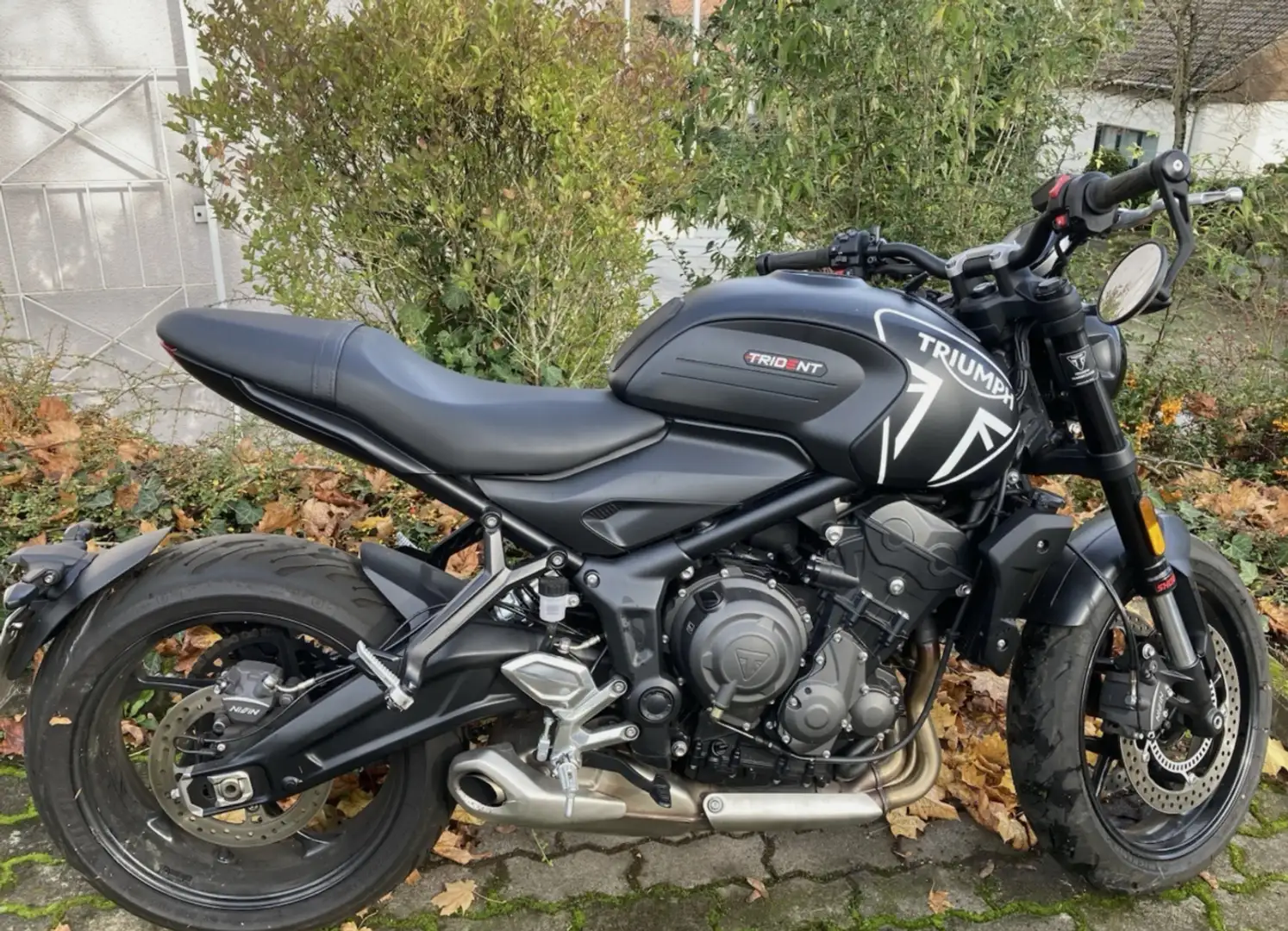 Triumph Trident 660 Negro - 2