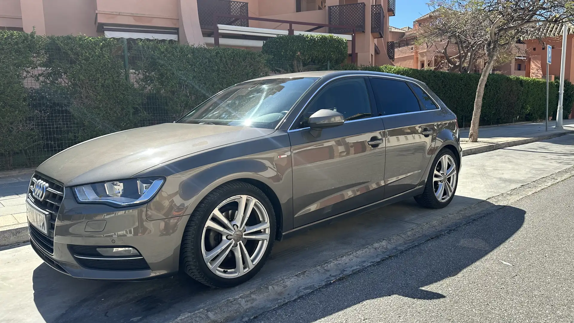 Audi A3 Sportback 1.6TDI CD S line edition - 1