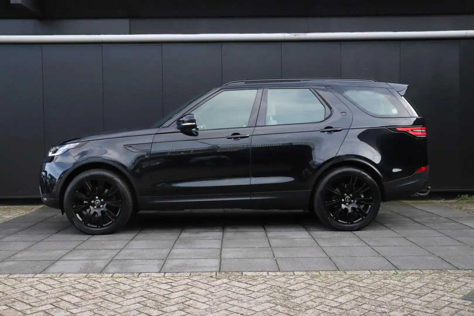 Land Rover Discovery 3.0 Td6 HSE Luxury 7p. | LEDER | PANO | MEMORY | T Zwart - 2