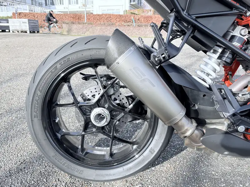 KTM 1290 Super Duke R - foto 6