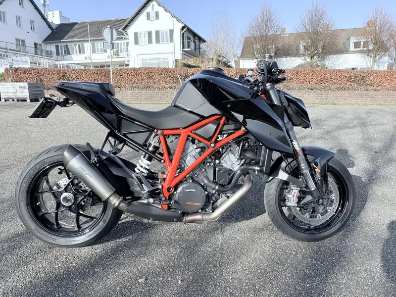 KTM 1290 Super Duke R - foto 2