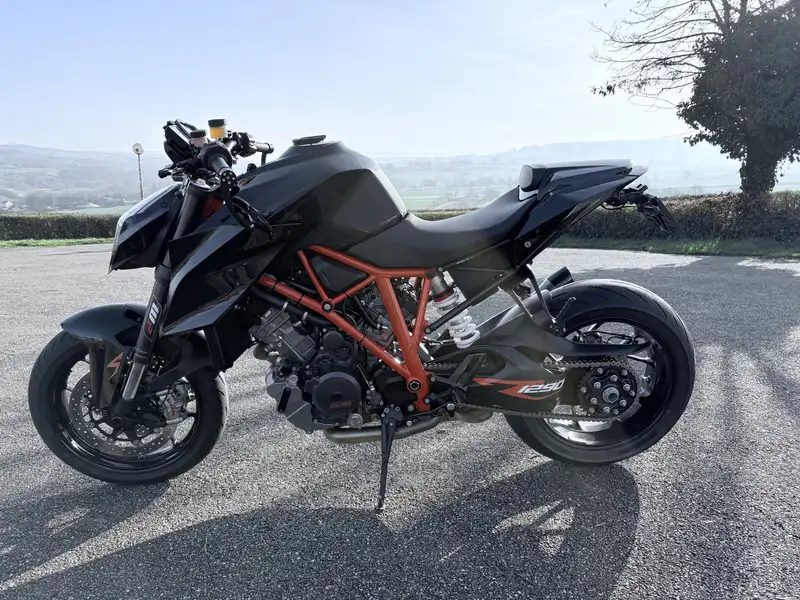 KTM 1290 Super Duke R - foto 3