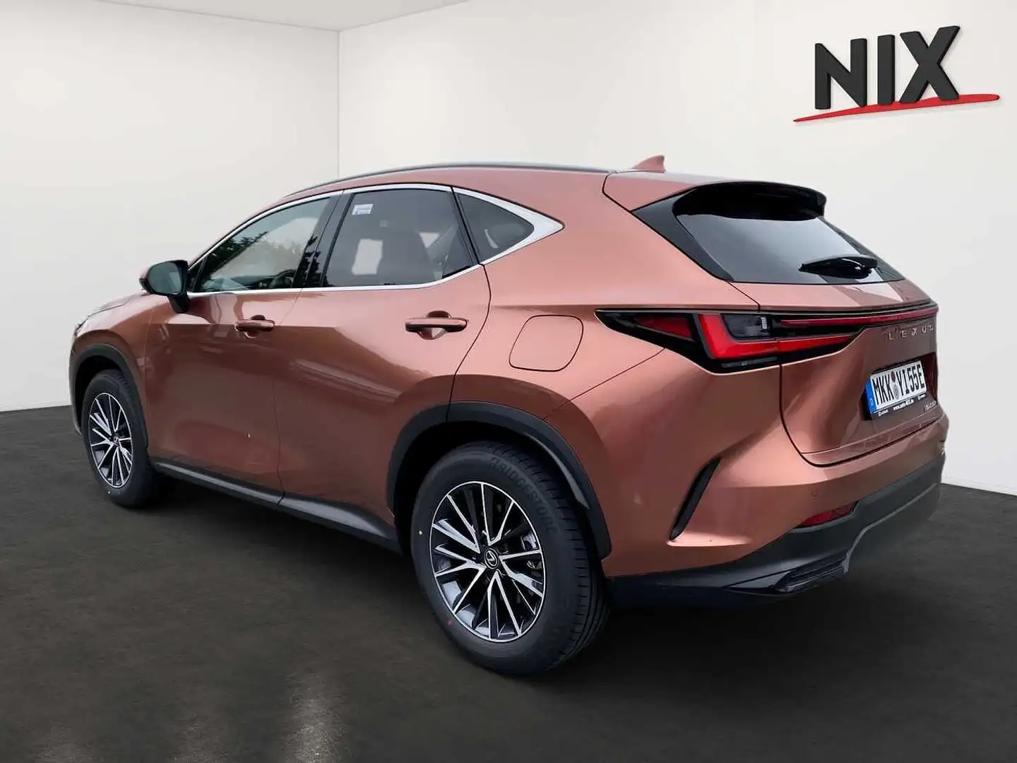 Lexus NX 450h+ 2.5 Plug-In Hybrid  Business Line Červená - 2