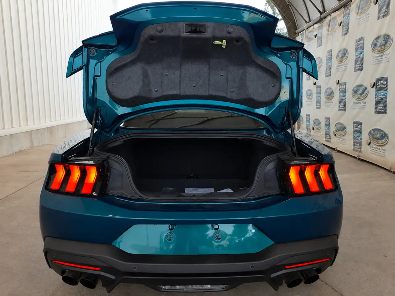 Ford Mustang снимка Ford Mustang