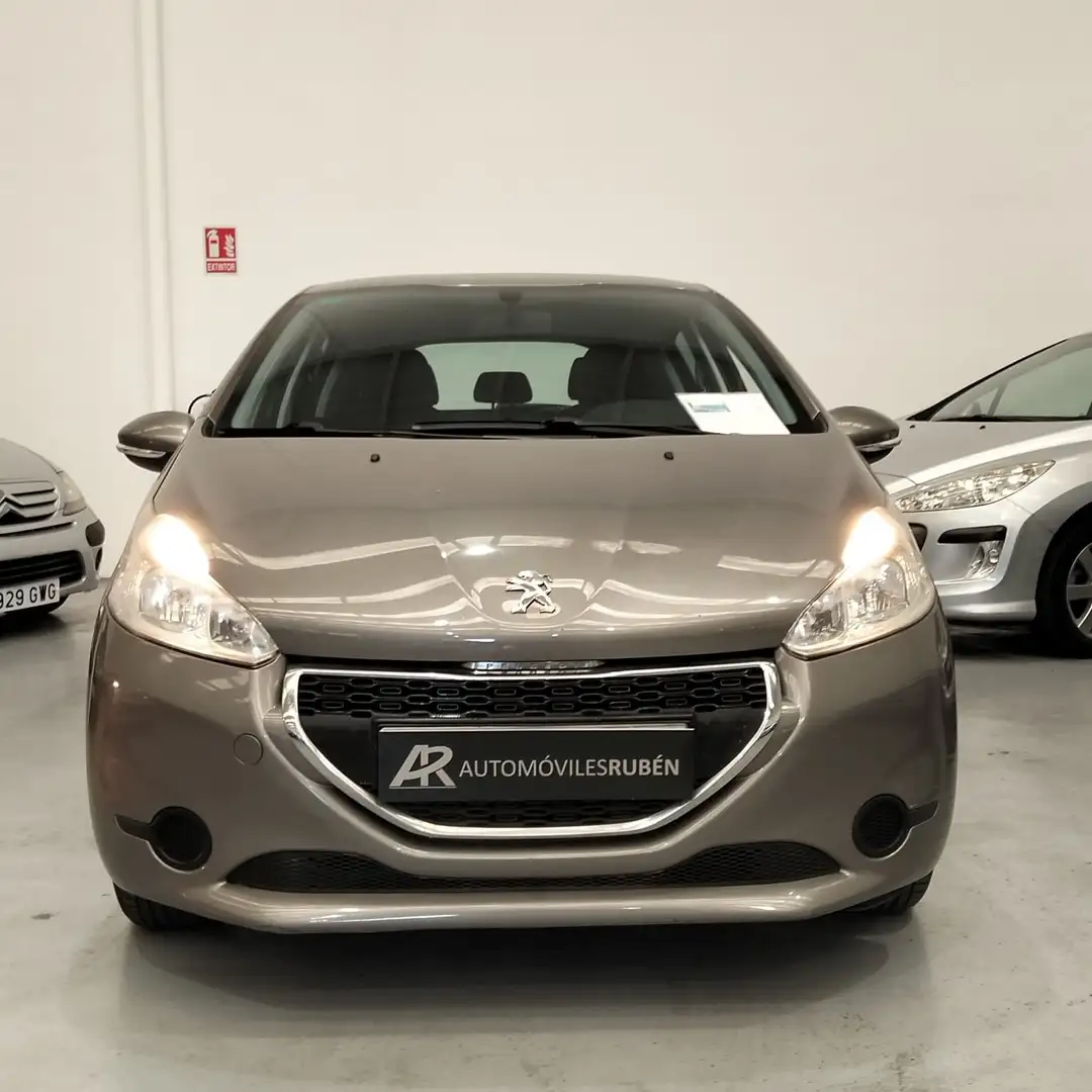 Peugeot 208 1.4HDi Access Marrón - 2
