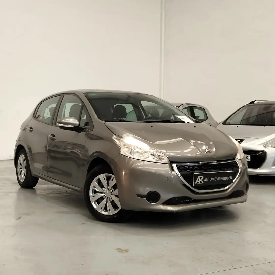 Peugeot 208 1.4HDi Access Marrón - 1