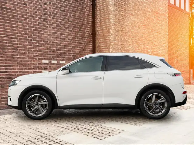 DS Automobiles DS 7 Crossback view 3