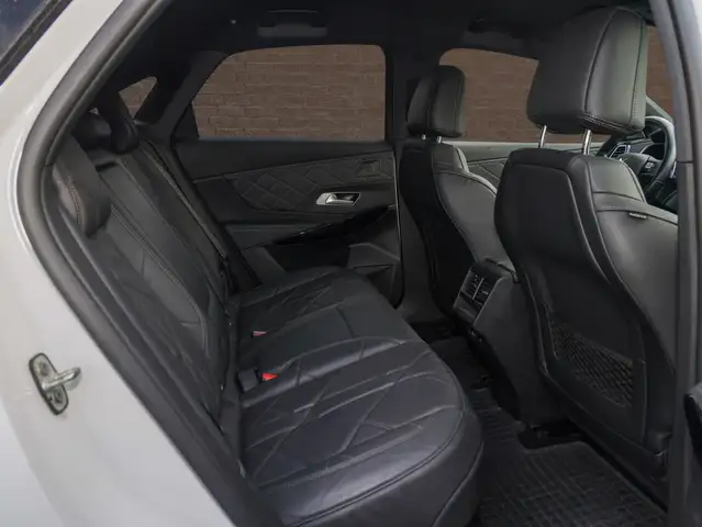 DS Automobiles DS 7 Crossback view 12
