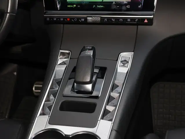 DS Automobiles DS 7 Crossback view 13
