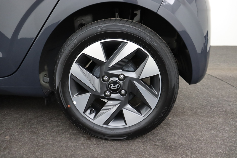 Hyundai i10 1.0 i + GPS + CARPLAY + CAMERA + PDC + CRUISE + AL — photo 15