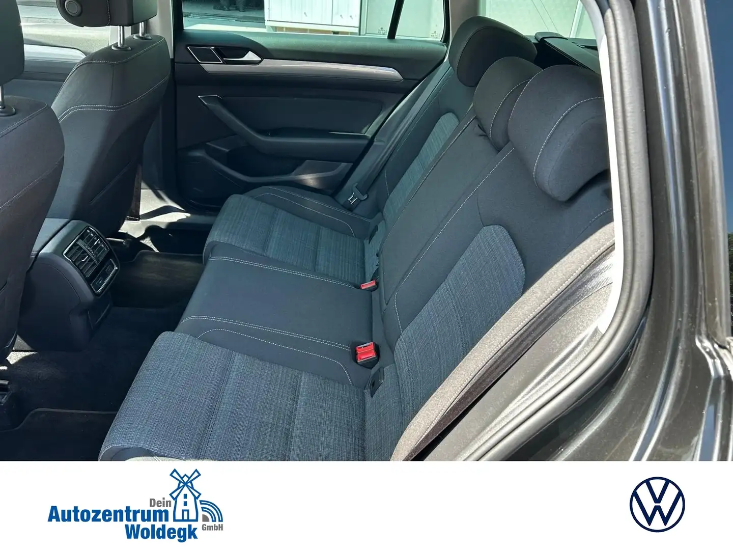 Volkswagen Passat Variant CB 1.5 TSI DSG Business Gris - 1