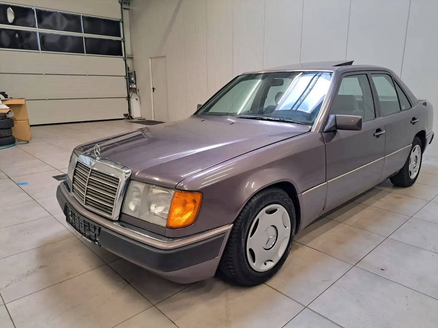 Mercedes-Benz 250 D/ SCHIEBEDACH / AHK Braun - 1